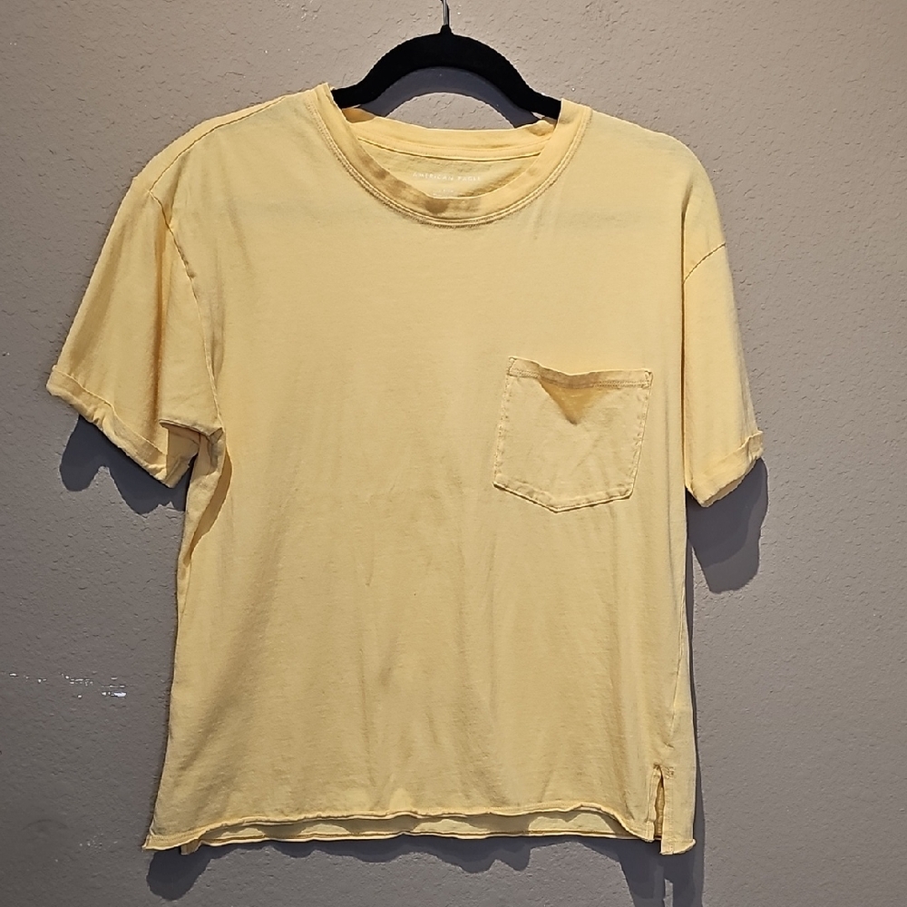 American Eagle Outfitters Light Yellow Short Sleeve Pocket Tee Size Small